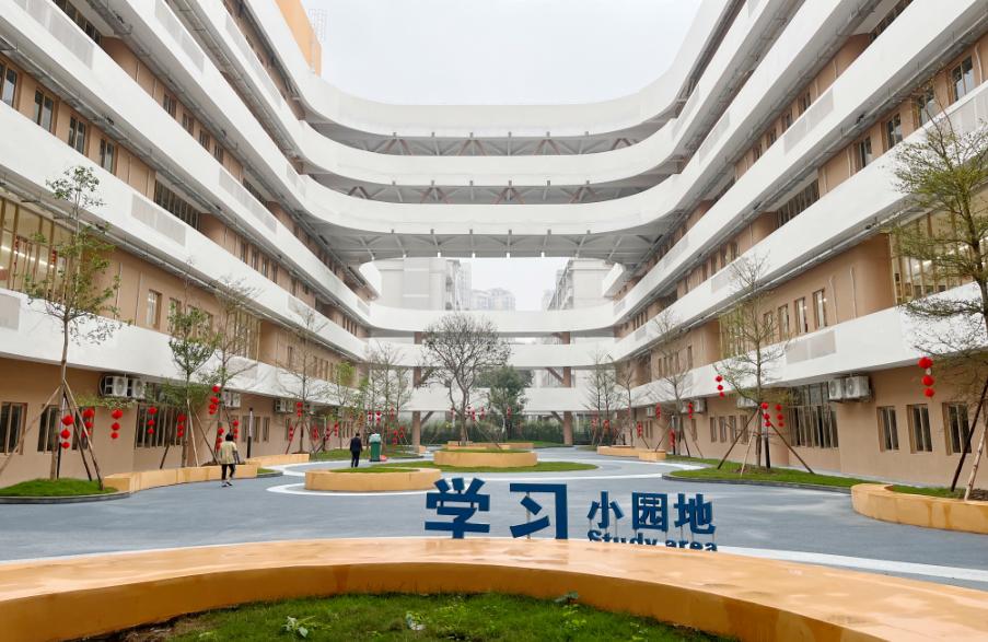 《新学期新面貌》,新学期新校园新面貌新希望