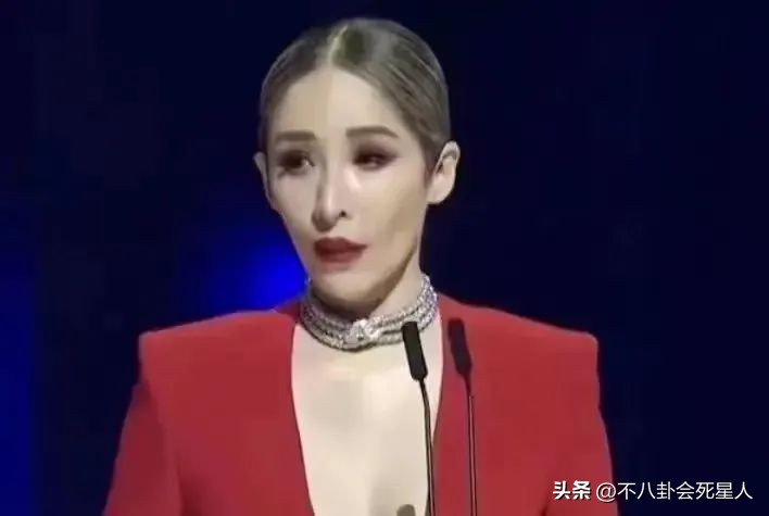 萧亚轩现在是什么脸型,40岁萧亚轩素颜出镜被嘲老气