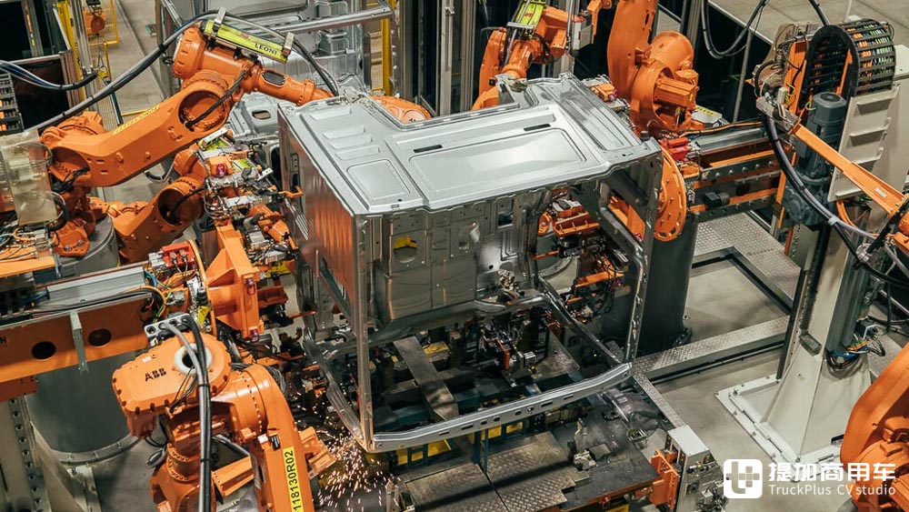 德国曼恩重卡改装,德国曼恩牵引车改房车