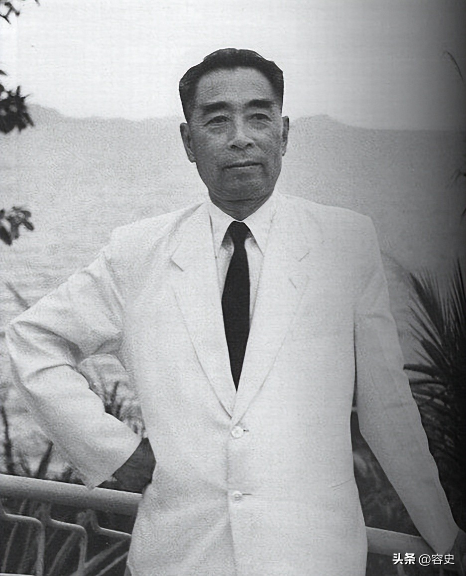 1961年周总理险遭车祸,查明真相后警卫秘书大骂:真是混蛋透顶