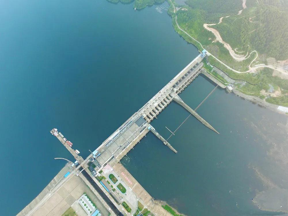 蒋万安是蒋家*四代第**，他的名字来自江西万安县，在赣江边