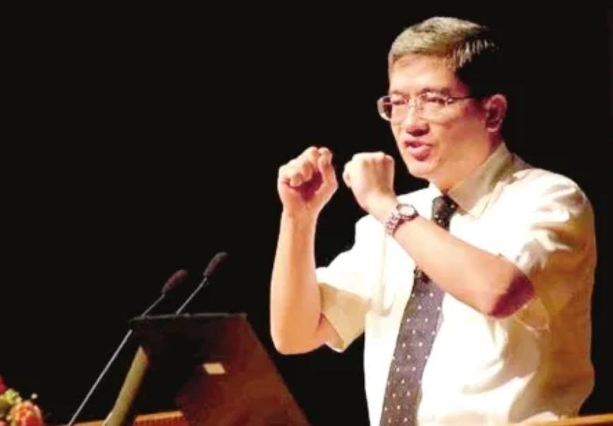 “白嫖”空姐三年，让其背负900万债务，*咸平郎**坠落之路是怎样的