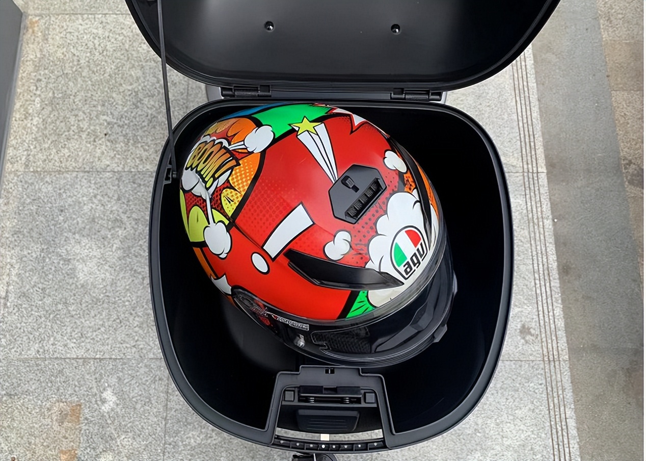 豪爵虎鲨vx125真实测评,豪爵虎鲨vx125和铃木ue125买哪个好