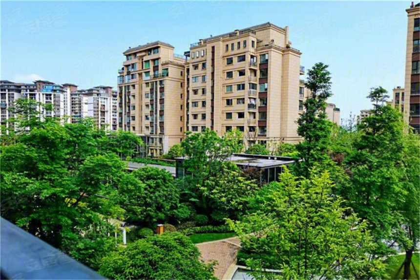 为什么兴义离贵阳那么远,兴义没有好玩的景点