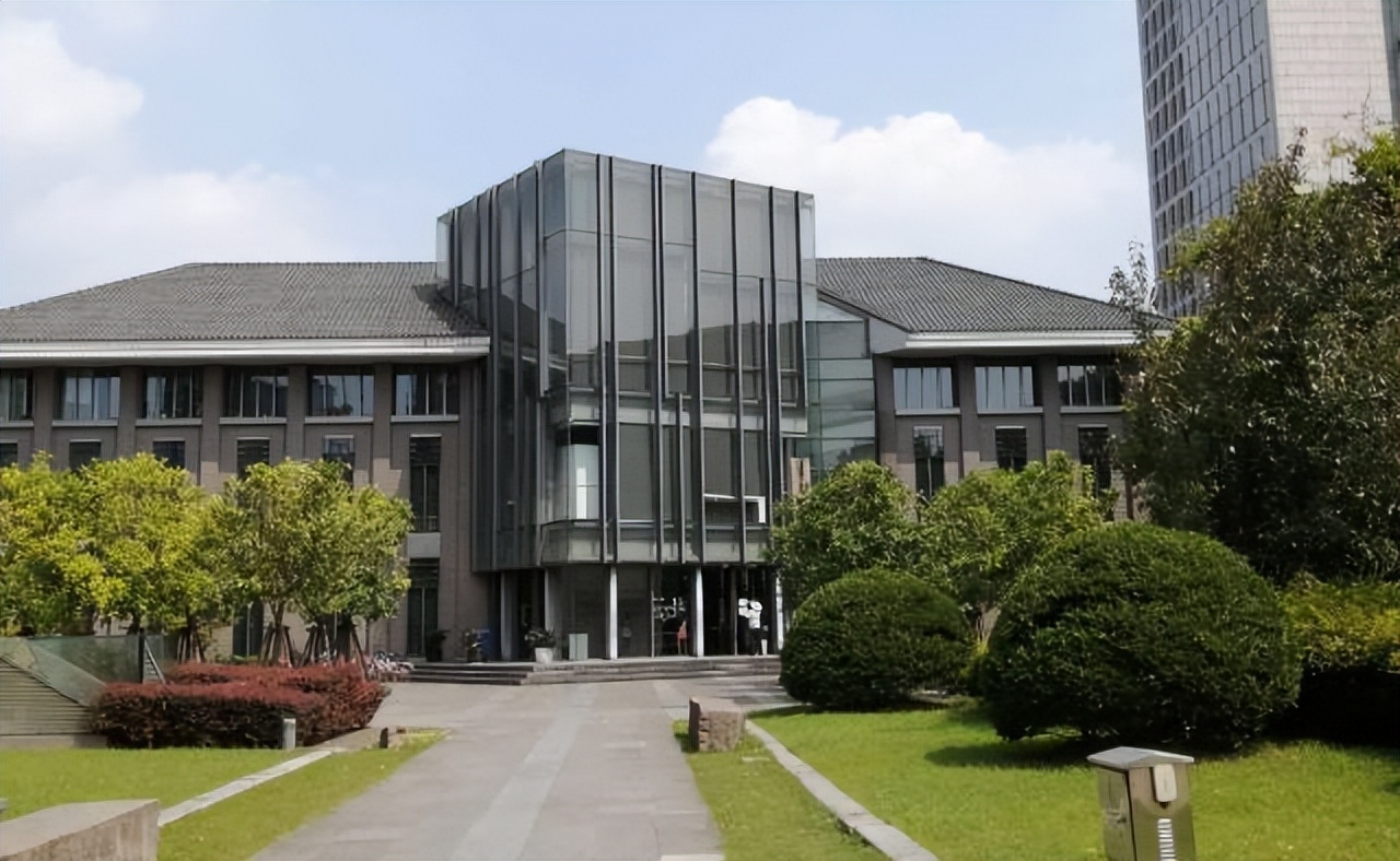 考得好，更要报得好！同济大学招生“断档”严重，位次直降4万