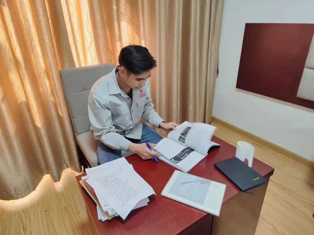 中老铁路一周年|老挝主流媒体盛赞中老铁路成“幸福路”、磨憨日新月异