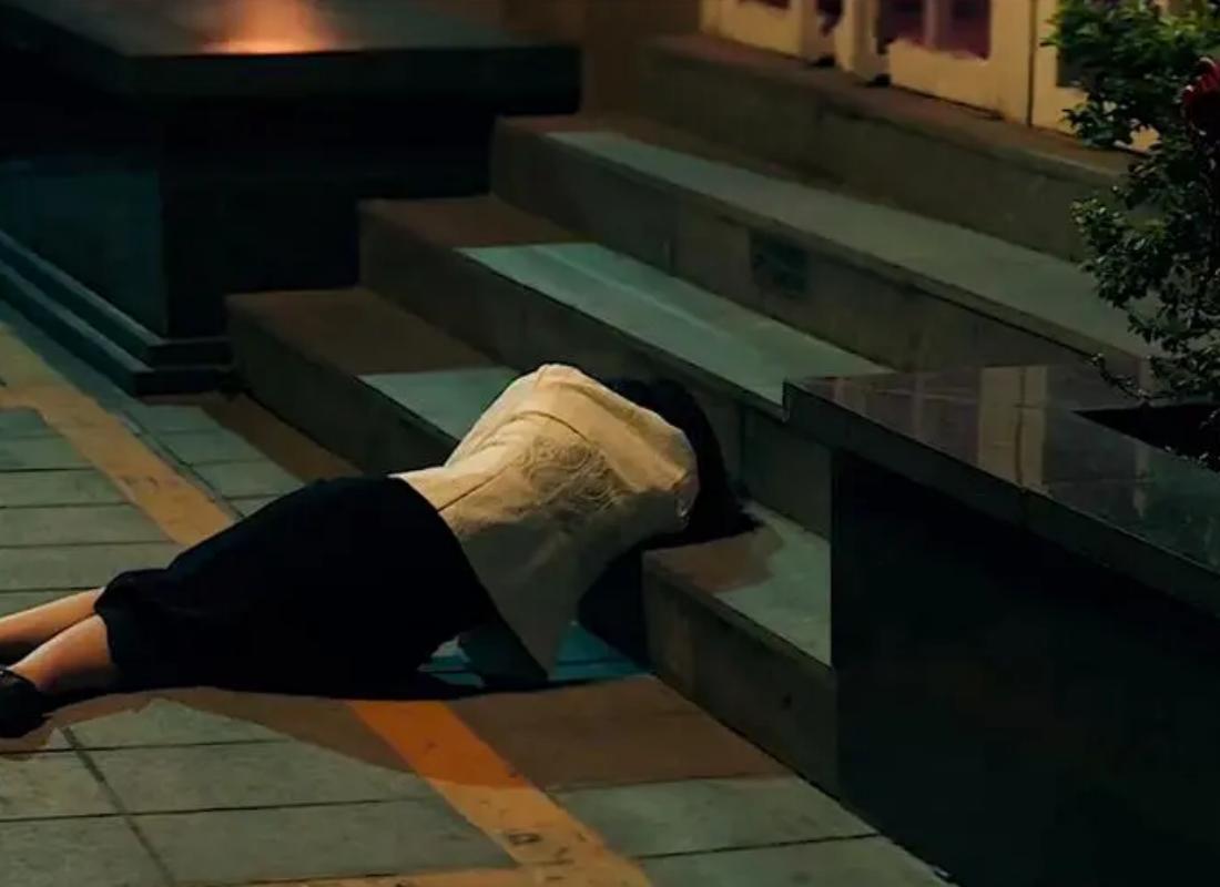 祸害女性的“液体快乐丸”多可怕？“听话水”为何会让人乖乖听话