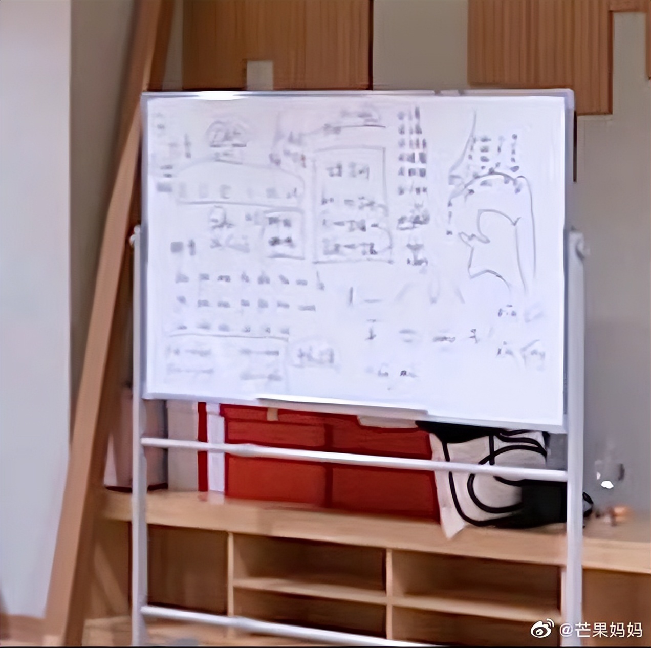 王鹤棣出席活动微博惊艳,王鹤棣一夜爆红的反应