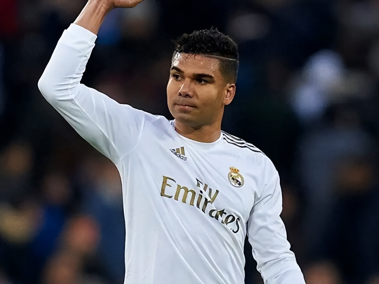 曼联球员卡塞米罗个人资料,卡塞米罗在曼联年薪