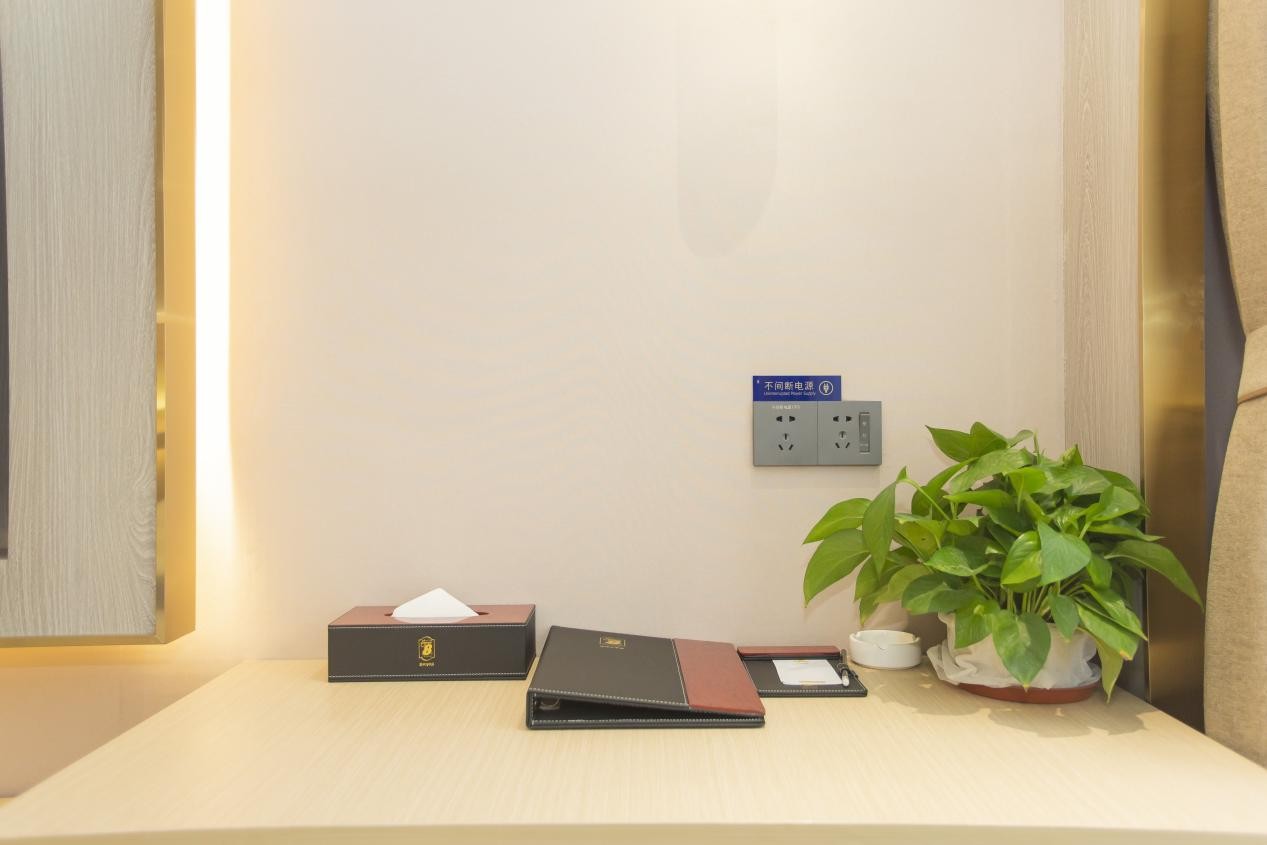 蜀绣成都的古典优雅，来速8精选酒店感受一番