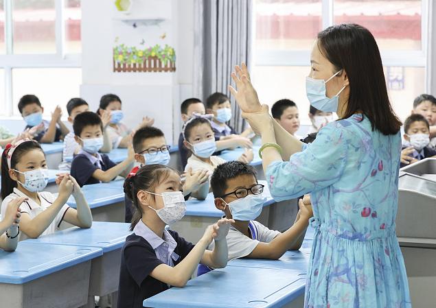 小学老师真实收入有哪些,小学老师工资水平杭州