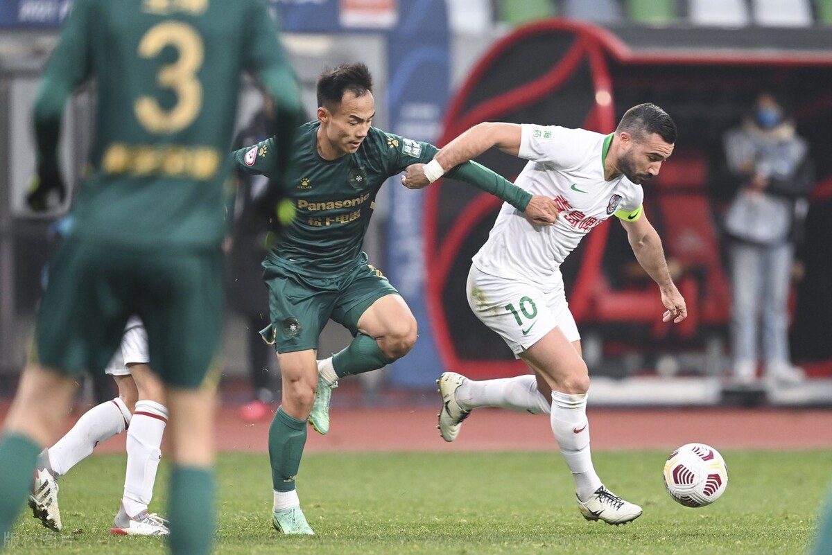 一边黯然退出一边招兵买马“足球城”的悲喜并不相通