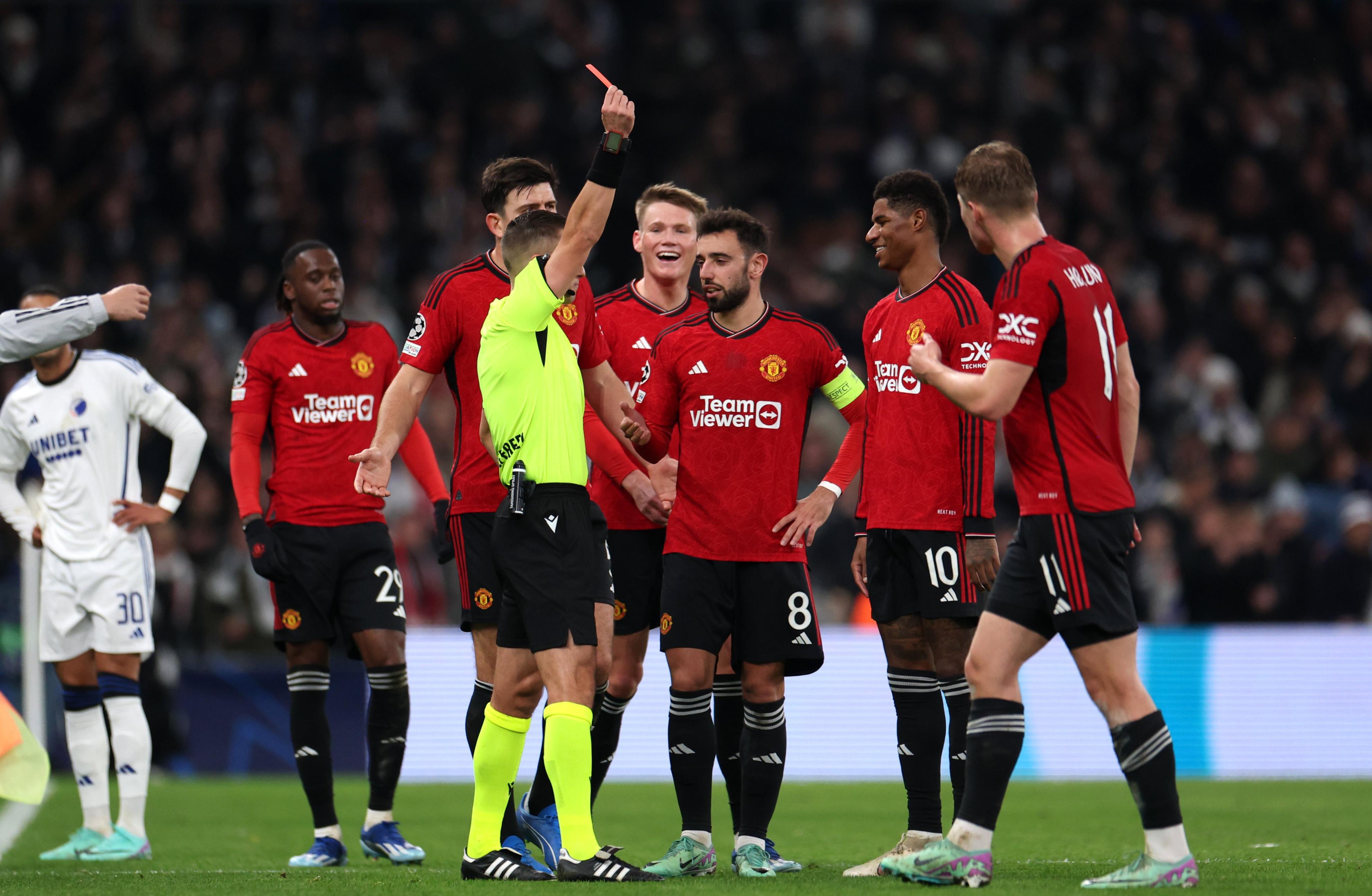 滕哈赫带领曼联夺欧冠,曼联获胜后滕哈赫激动爆粗