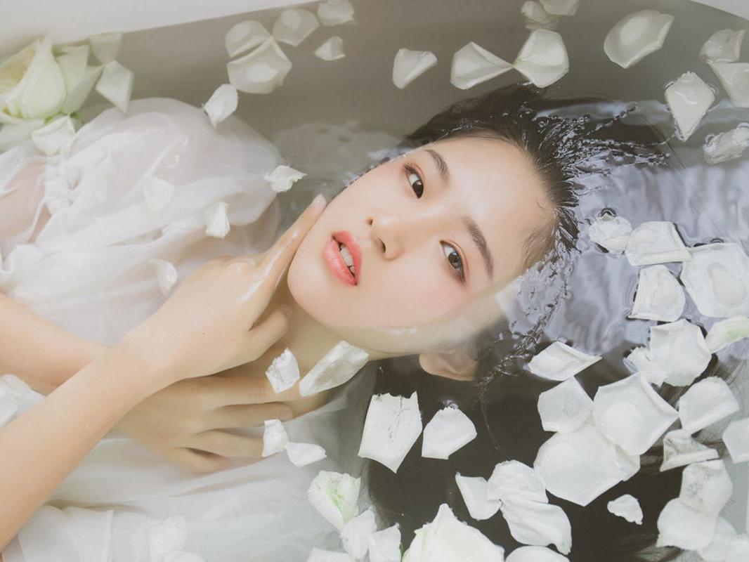 女性有些地方长痘痘是什么原因,女人下部长痘痘什么原因