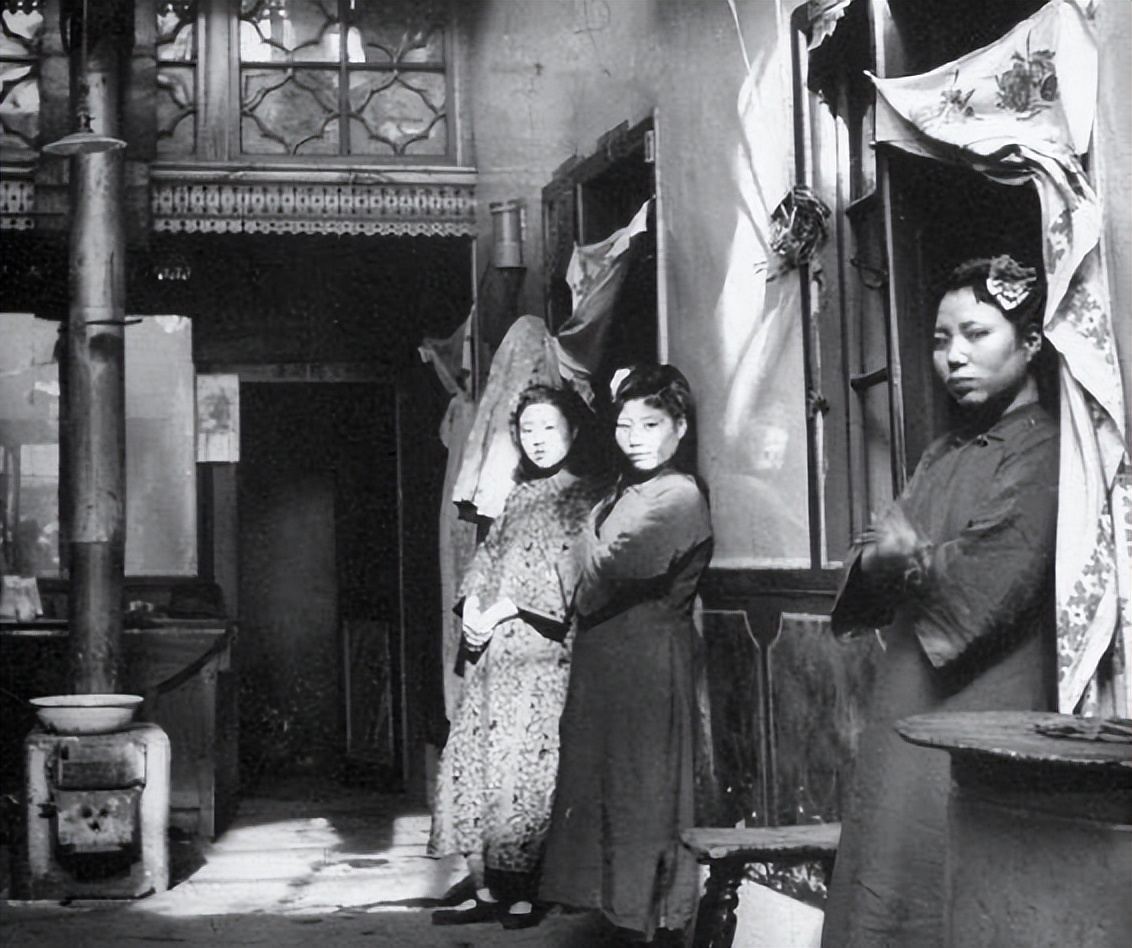 风流女作家余美颜，睡了3000个男人，人称欲女，她不服气？