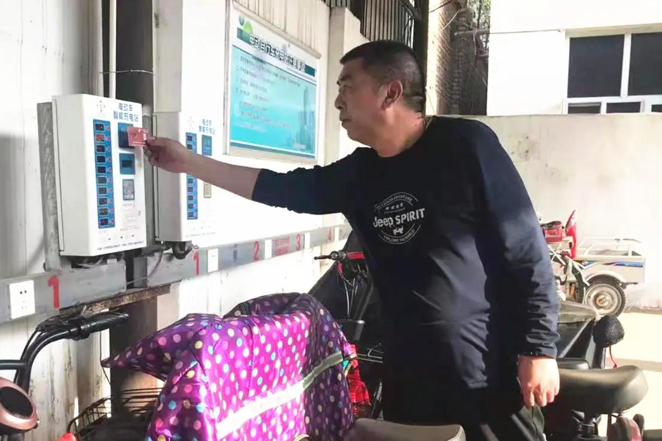 电动车每天充和用完充有什么区别,电动车每天充放电有危害吗