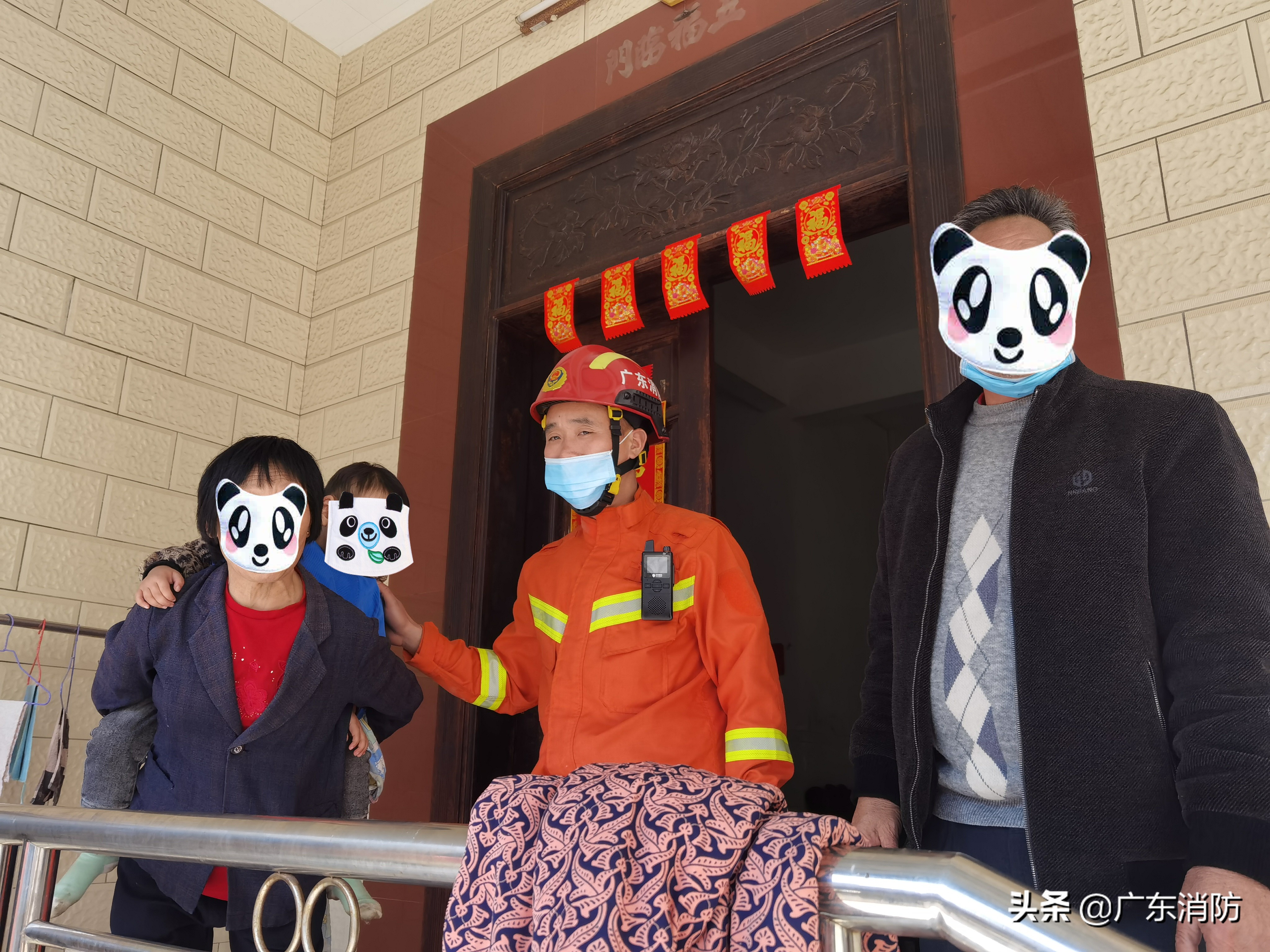 房门被孩子反锁了怎么办,冷静应对孩子的方法