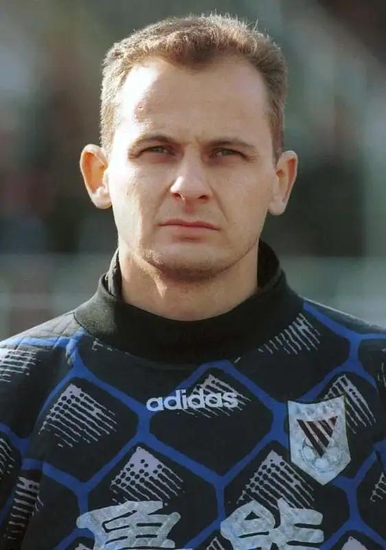 2000欧洲杯荷兰南斯拉夫,2000年甲a联赛大连5:0山东