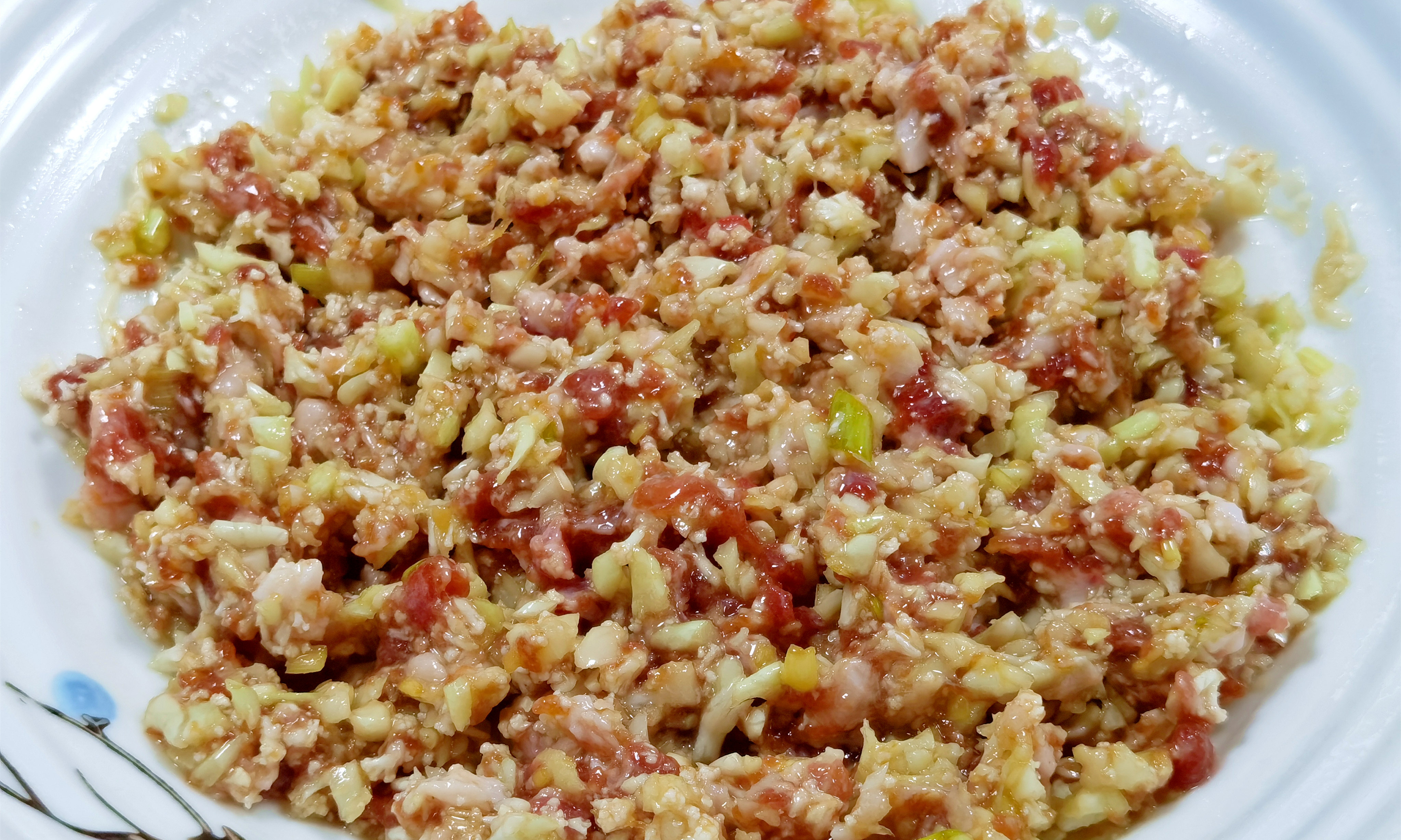 饺子馅怎么调鲜嫩多汁又好吃呢,调饺子馅记得放3样调料