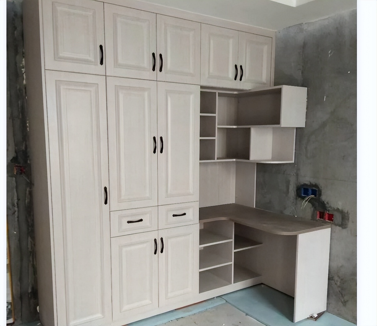 爱格板都是同一级别的板材吗,克诺斯邦板材精板和素板哪个好