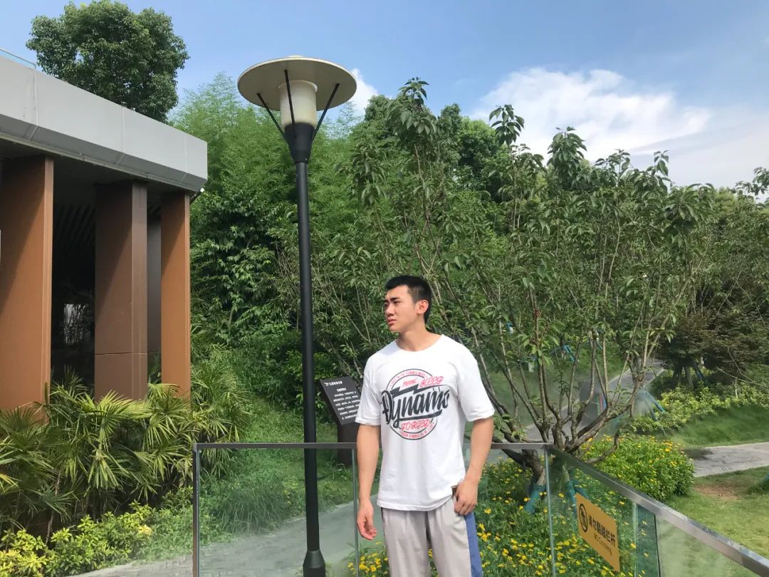 工作8个月,月薪1.3W,从田径场到健身房,变的是赛场,不变的是光芒!