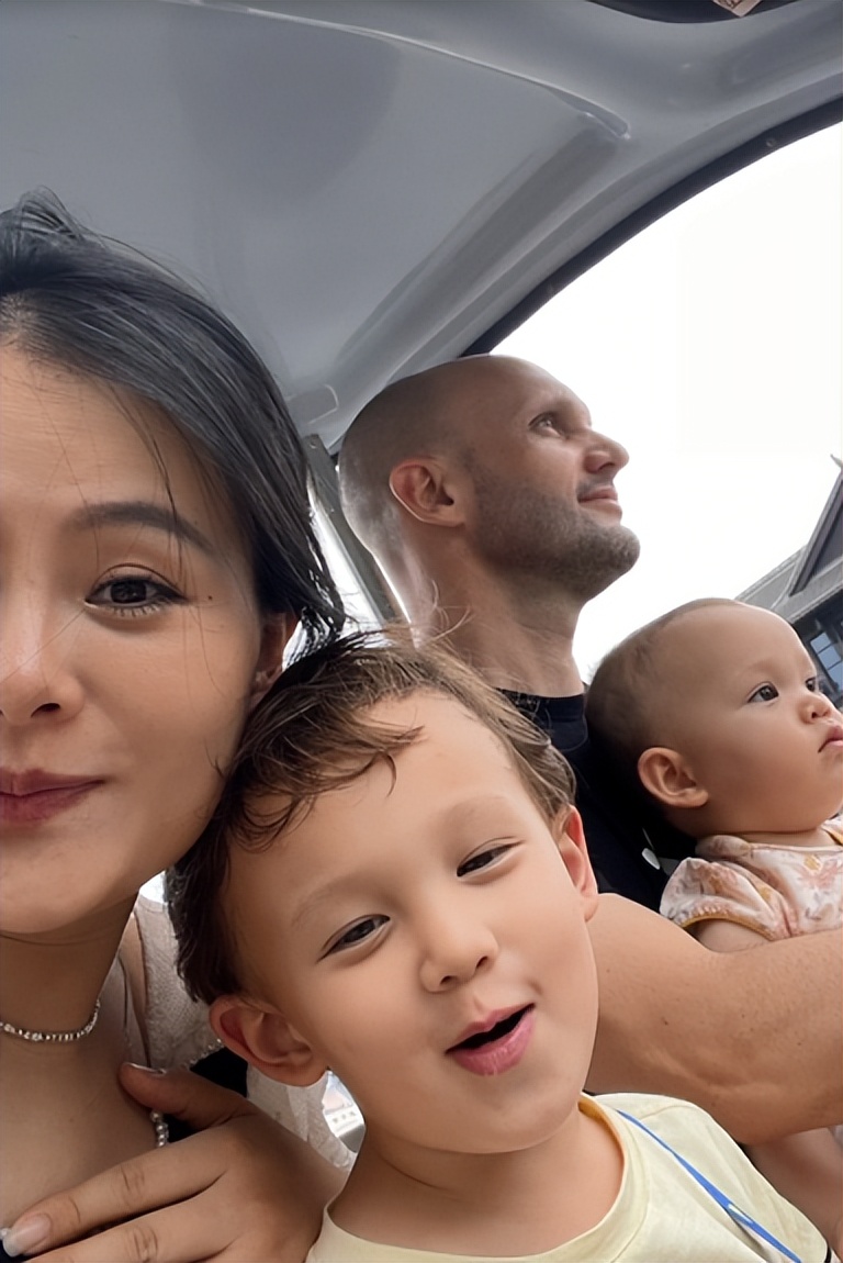 安徽人嫁美国人生三个孩子,安徽姑娘嫁到美国回国生三胎