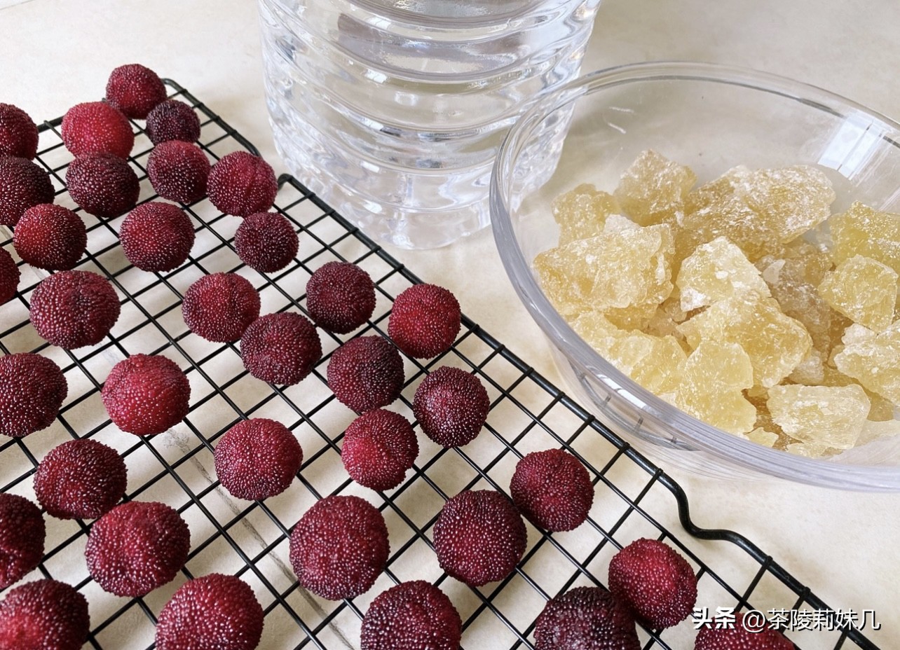 杨梅酒要按怎样的比例才泡得好喝,杨梅酒兑柠檬水会不会上头