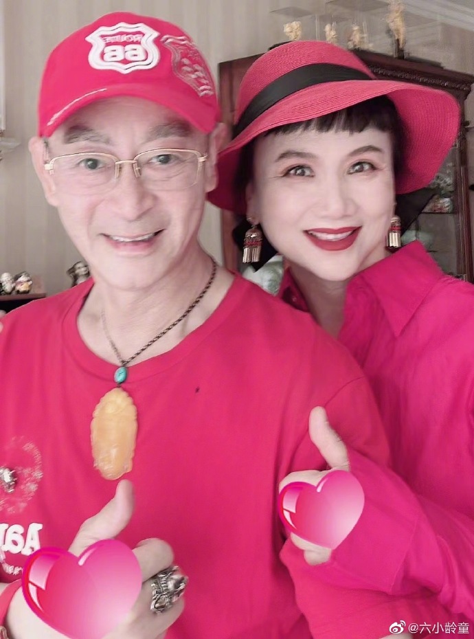 64岁“美猴王”六小龄童罕见晒多张夫妻合照，庆祝结婚35周年：下一个35年就一百岁了