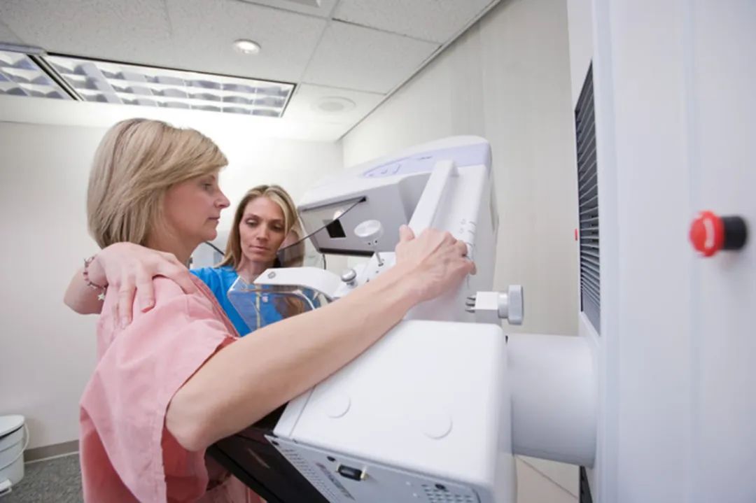 乳腺癌根治术后如何进行乳房自查,乳腺二类病变要多久检查一次