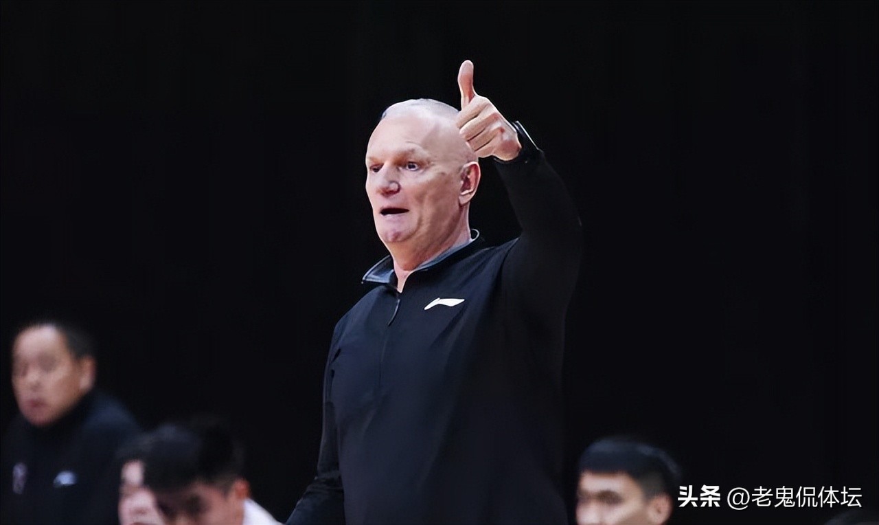 名记称湖人休赛期可能找新主教练,名记爆料湖人悍将