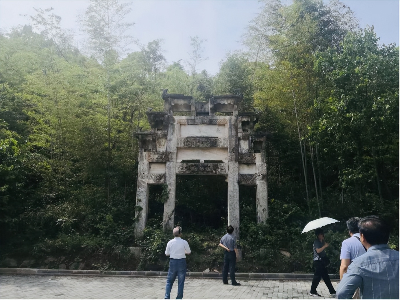 胡国民两室一厅,胡国民乐山