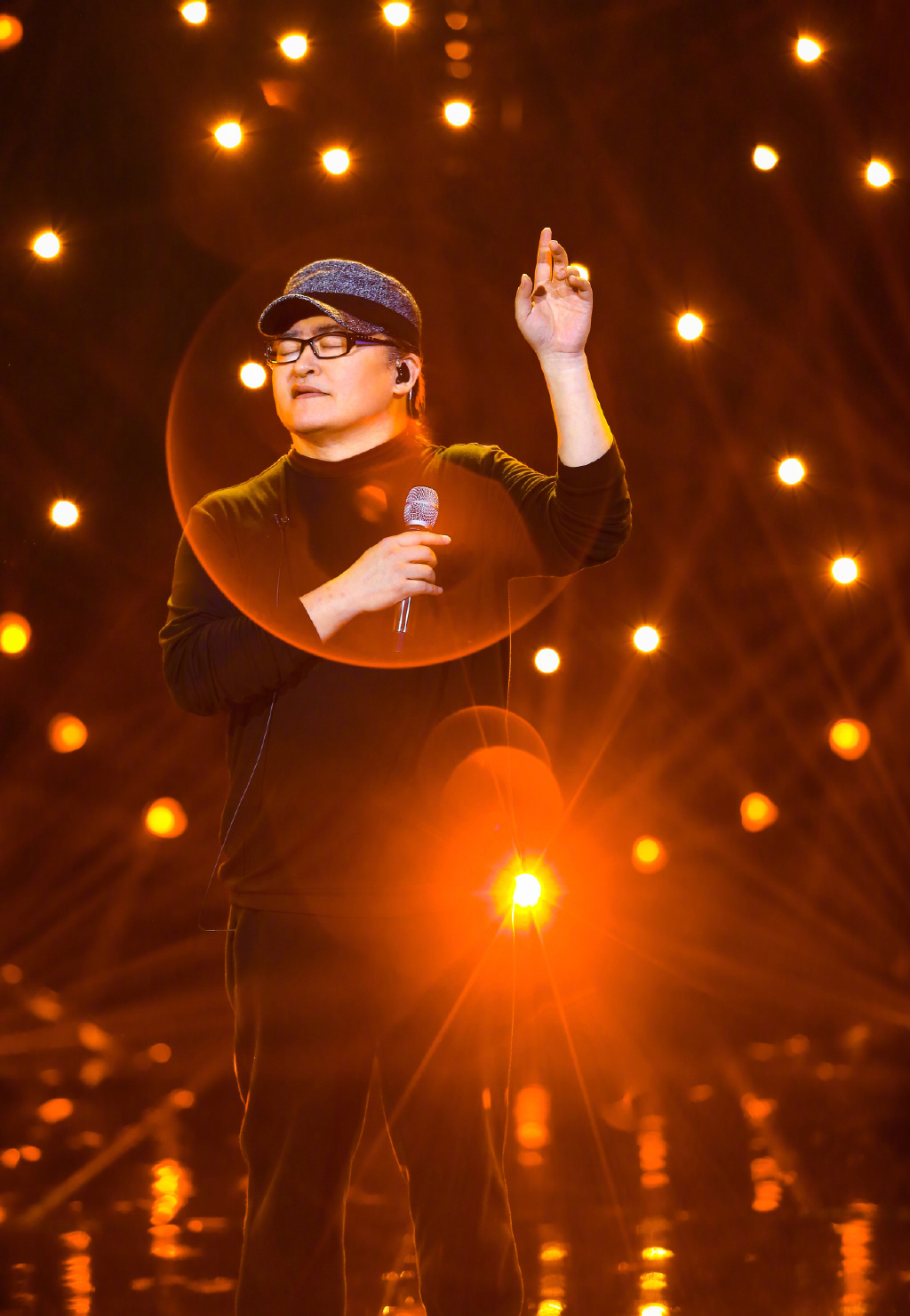 好声音停播!才知刘欢宁可违约的正直背后，是那英连任七季的贪婪