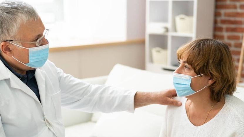 不要错把癌症当小毛病，身体出现2种情况，或是子宫内膜癌的信号