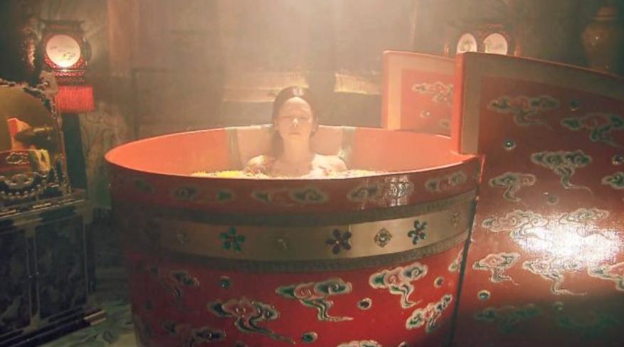 古代为什么太监伺候娘娘沐浴更衣,为什么古代太监不愿给妃子沐浴