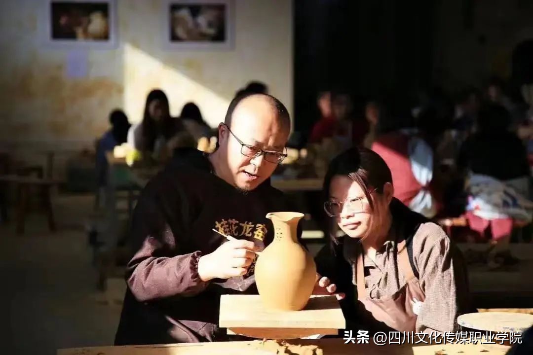 四川文化传媒职业学院是单招吗,四川文化传媒职业学院报名时间表