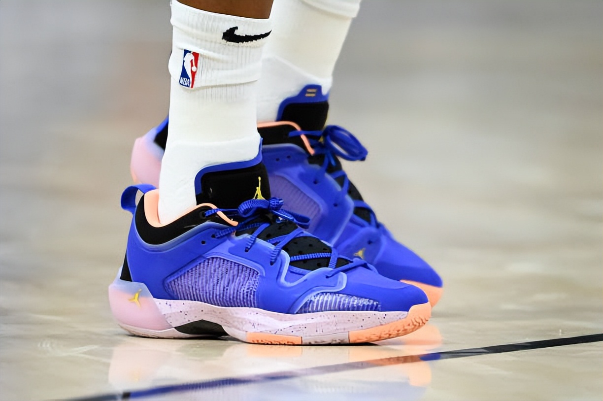 nba球星上脚球鞋安踏,nba鲁尼今日上脚球鞋