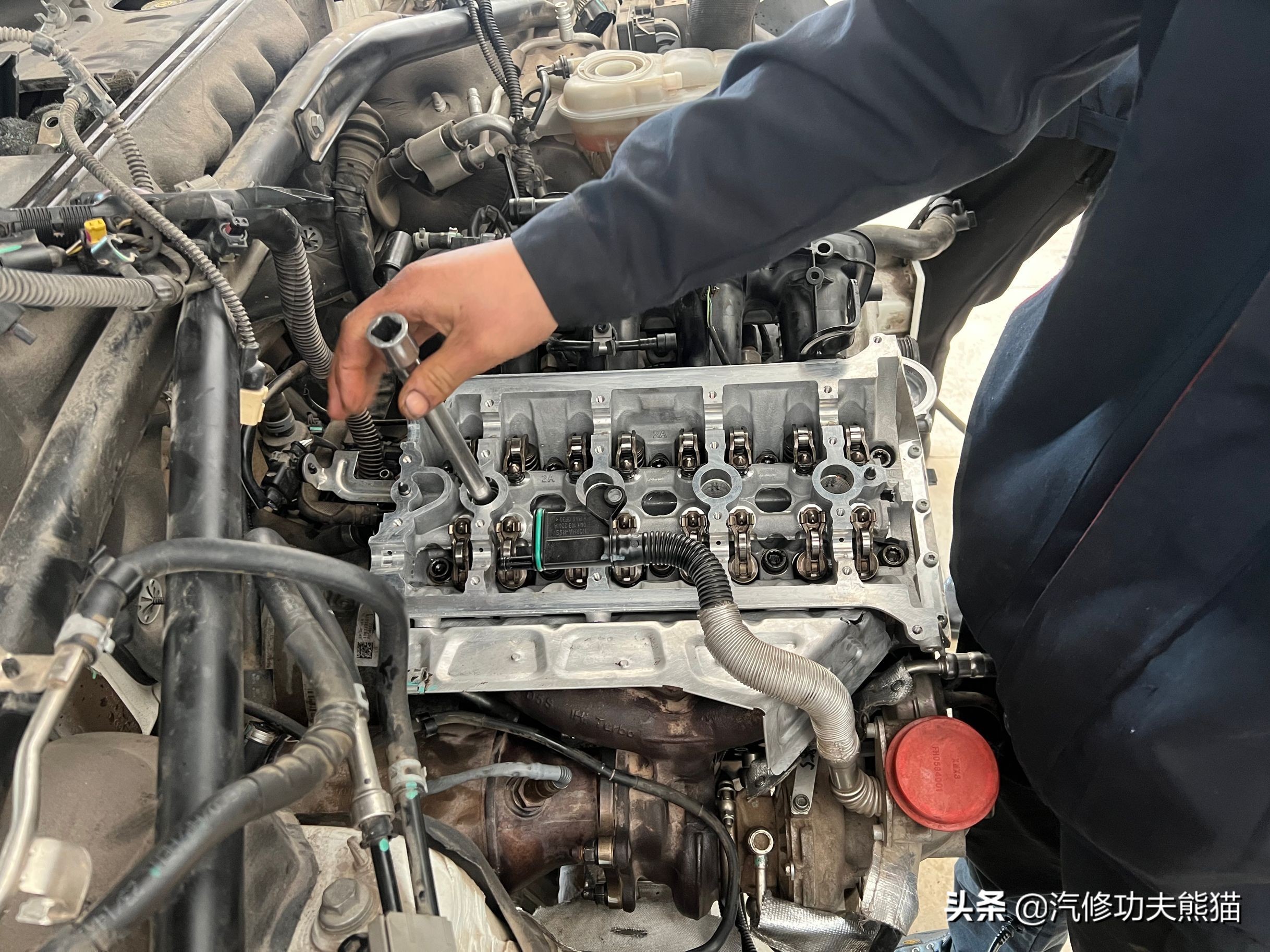 奥迪q5二手车烧机油,q5二手车大修翻新