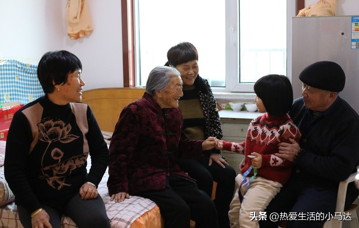 7旬老人有5个子女却没人愿意管他,9旬老人养老难题有哪些