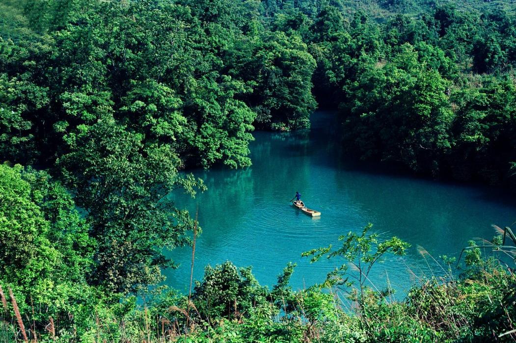 夏天到荔波冰雪世界来玩水,荔波露营玩水的地方