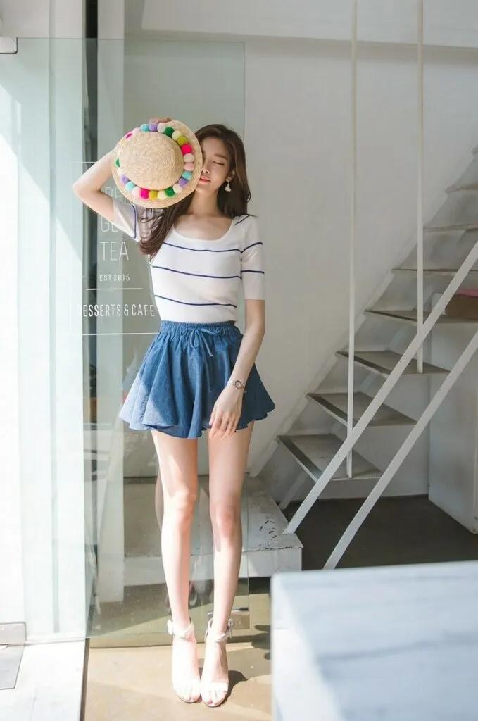 韩国模特朴正旭图片,朴正允真丝抹胸裙