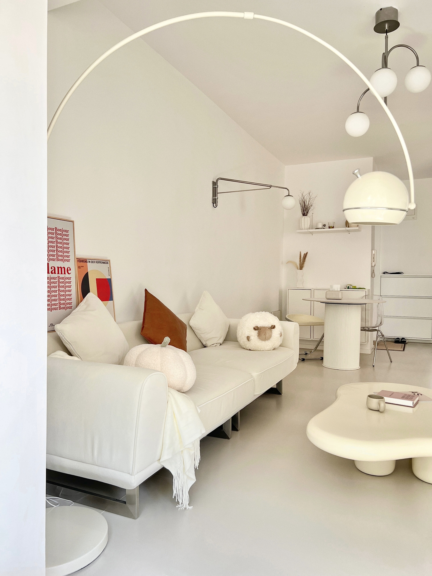 上海女主的一楼“老破小”火了：治愈奶油风，住过才知道有多舒服