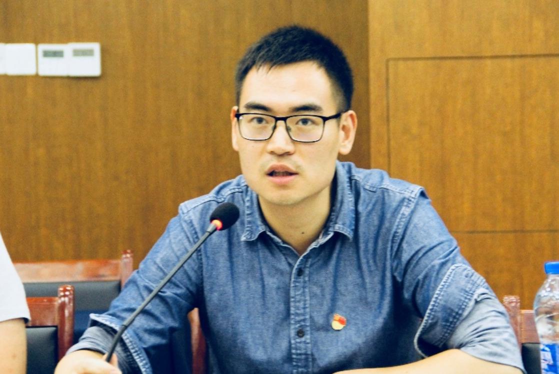 昆山公务员拟任公示名单，97年女大学生职位惹争议，官方霸气维护