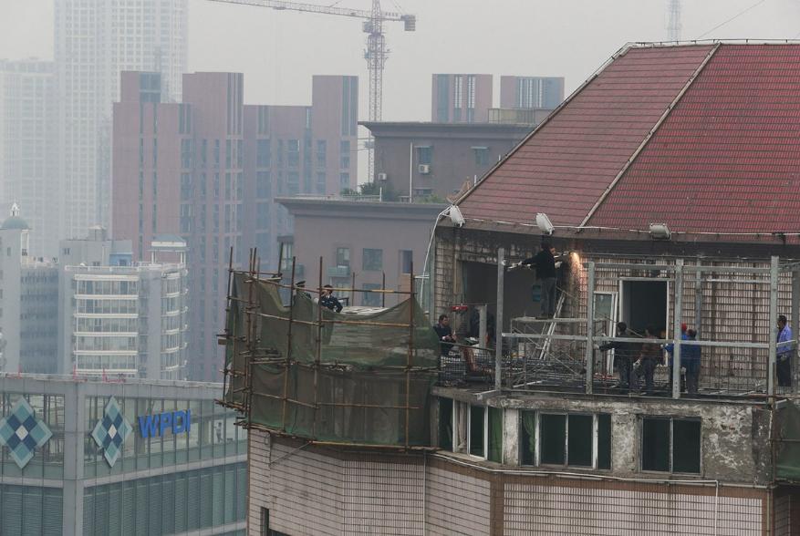 买26层期房，开发商烂尾盖24层，房没了钱还不退，损失谁来承担？