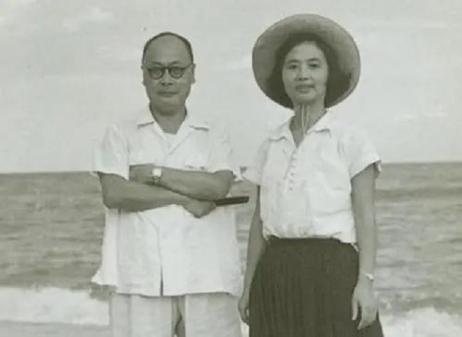 新中国成立后，十大元帅的夫人都做什么工作？又有谁授衔了？