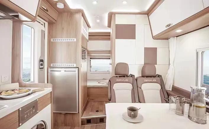 房车故事视频 (房车的秘密小故事)