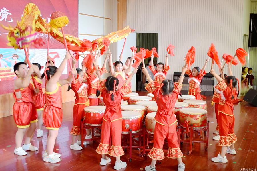 六一儿童节花儿与少年,六一儿童节花儿向阳开
