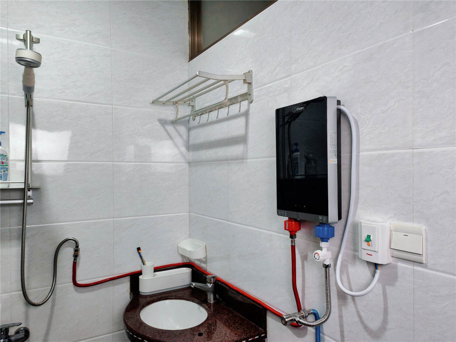 奥特朗即热式电热水器到底好用吗,奥特朗即热变频式热水器的测评