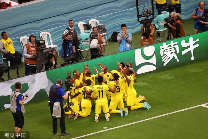 世界杯开幕式残疾男孩对话原视频,世界杯开幕式里的残疾小男孩