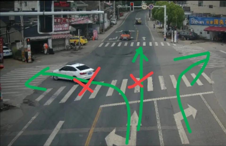 左转车道虚线红灯左转怎么处罚,借道左转弯红灯怎么处罚