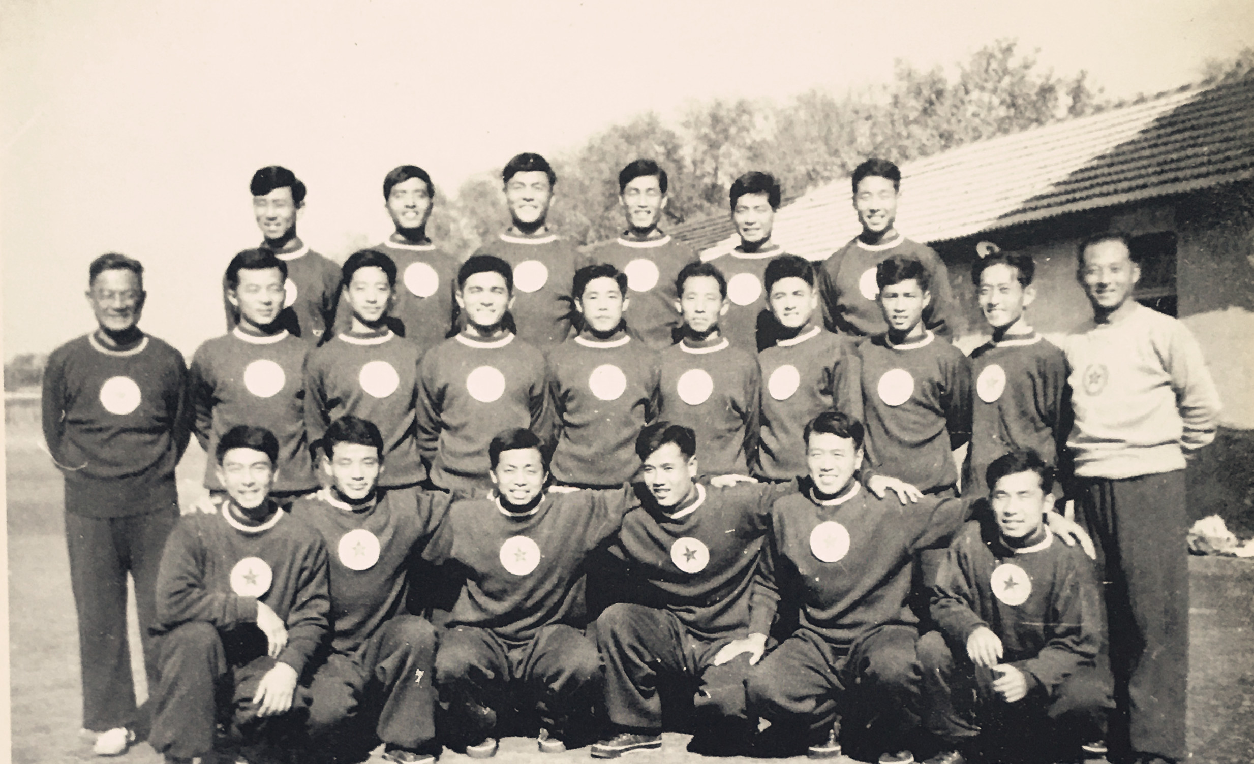 八一民宿名字,八一足球